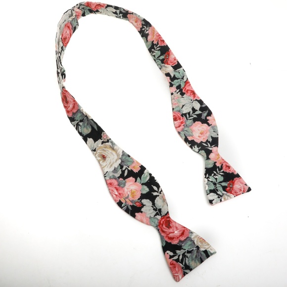 Unbranded Floral Bowtie - Picture 5 of 5